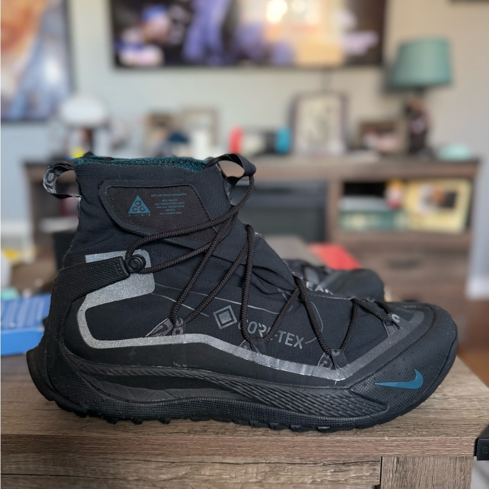 Nike ACG Gore-Tex Black Sneakers